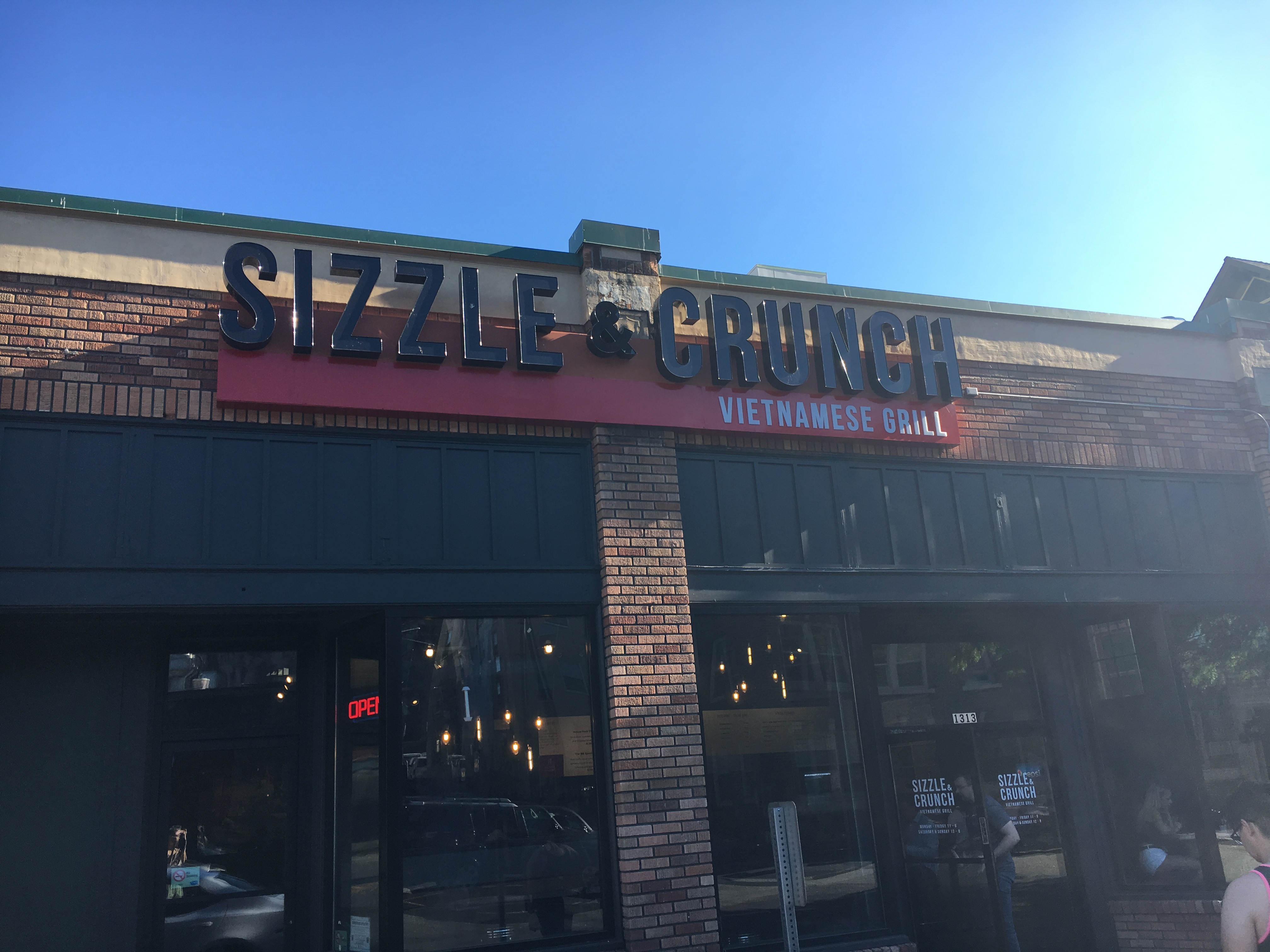Sizzle&Crunch Brings Vietnamese Fast Food to the University District