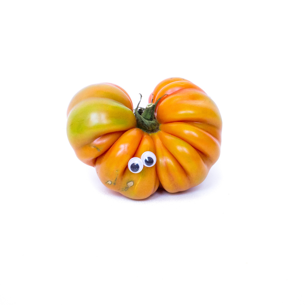 adorable_heirloom_tomato_googly_1024